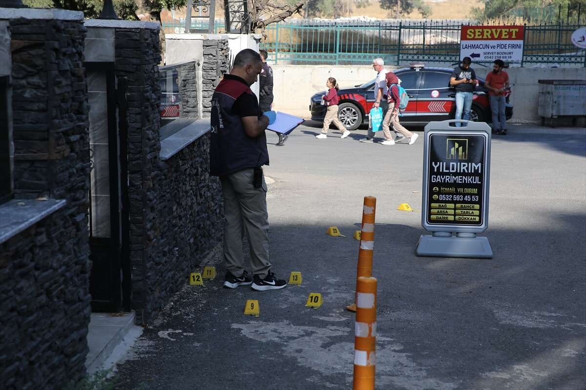 Okul yanında silahlı çatışma çıktı! 5 kişi vuruldu 6